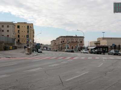 Nel 1937 si inaugura lo squadrato gruppo San Nicola, ubicato a Bari Vecchia di fronte all�entrata del porto